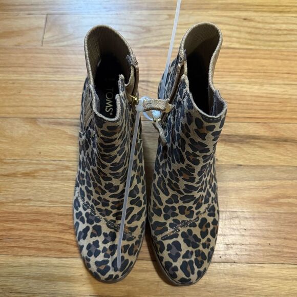 Tom’s | Leopard Print Wedge Heel Booties - Picture 5 of 9